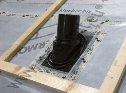 Szellőzőcső átvezetés fóliagallér és Permo TR plus ragasztószalaggal beépítve