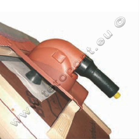 Szolárkivezető adapter és átvezető cserép beépítése