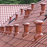 Tető szellőzőcső, szolárcső, napelemkábel átvezető felépítmények, kiegészítők