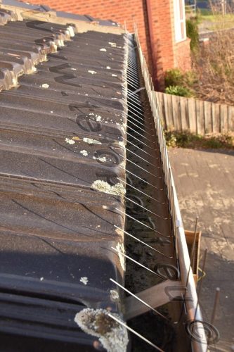 Csatornavédő galambriasztó tüske 2,0 mm átmérőjű tüskével